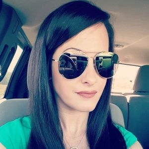 Meet your Posher, Linda